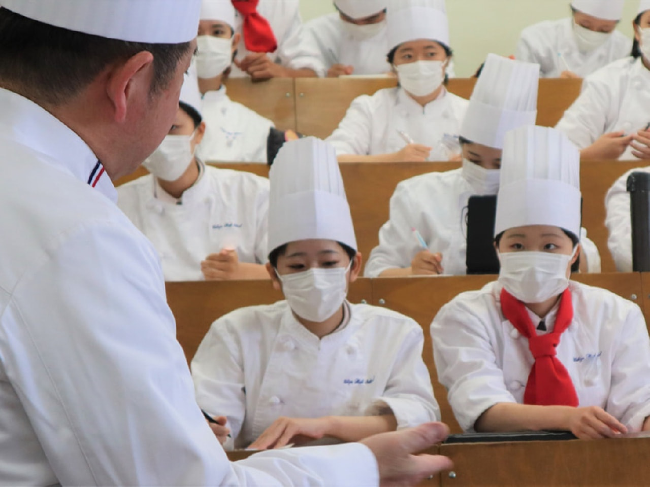 家庭科の授業の様子