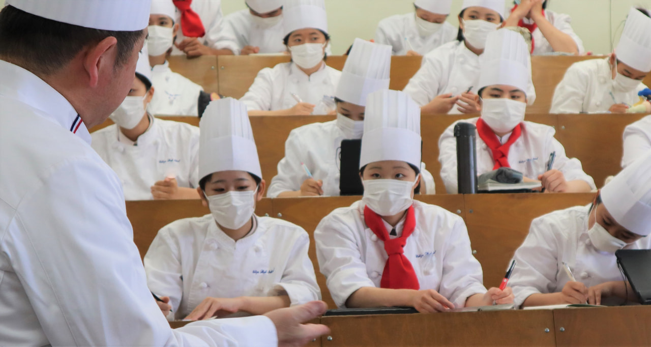 家庭科の授業の様子